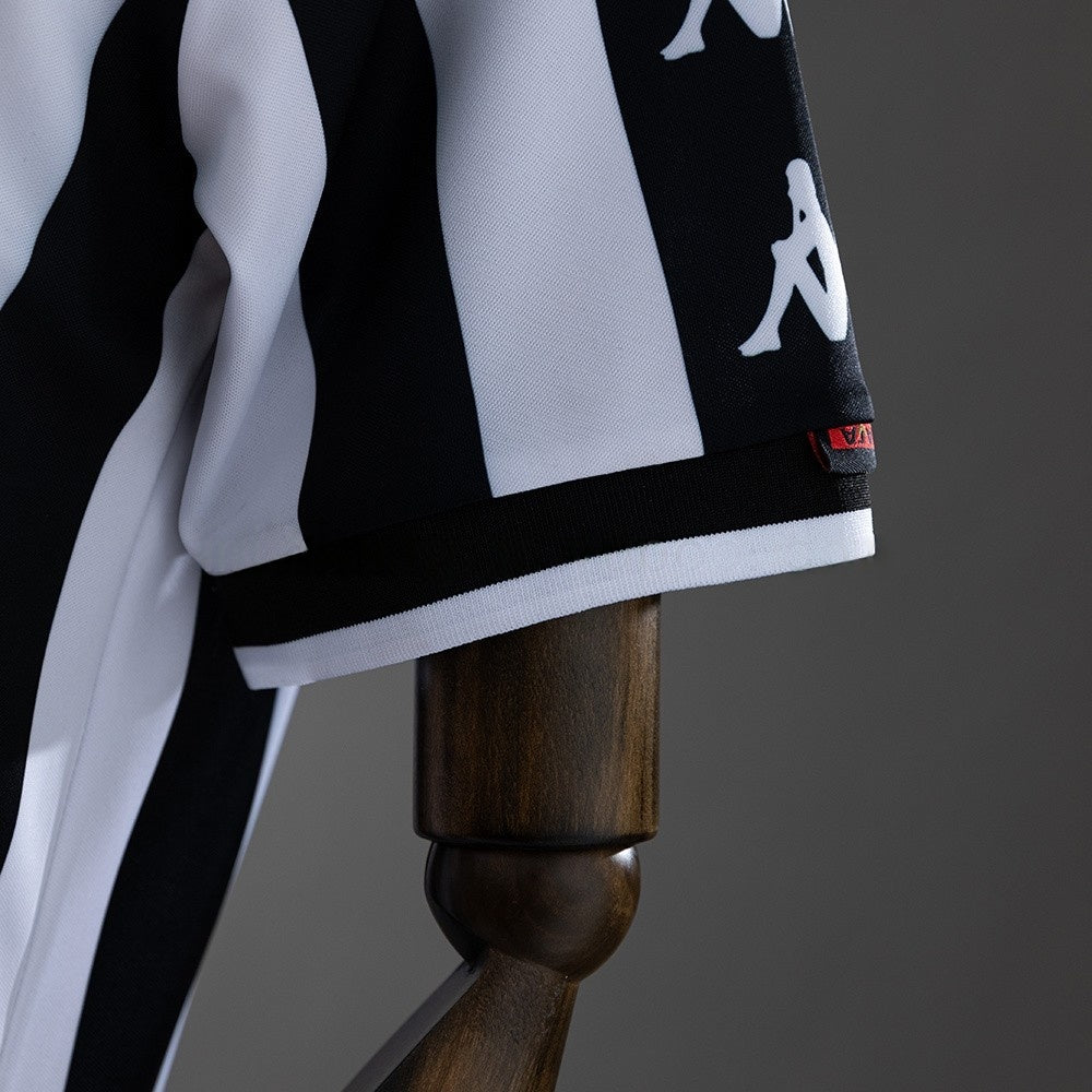 Juventus Jersey 1999-00 Home Retro Football Kit product image 4