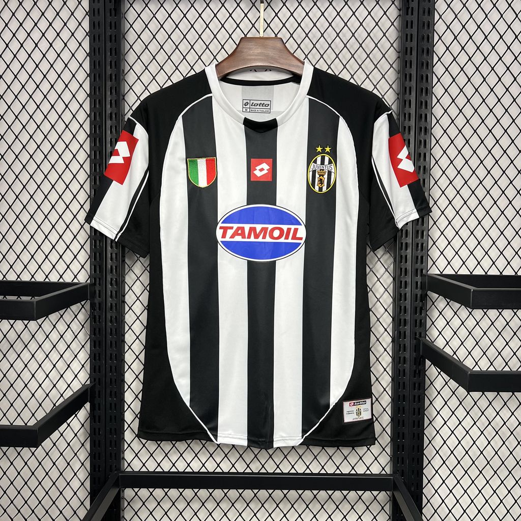 Retro Juventus Home Kit 2002/03 Football Jersey product image 1
