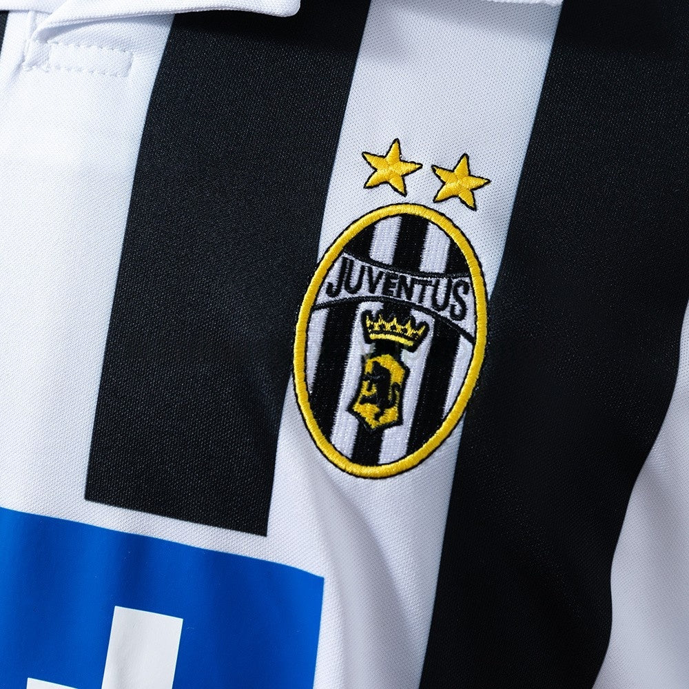 Juventus Jersey 1999-00 Home Retro Football Kit product image 6