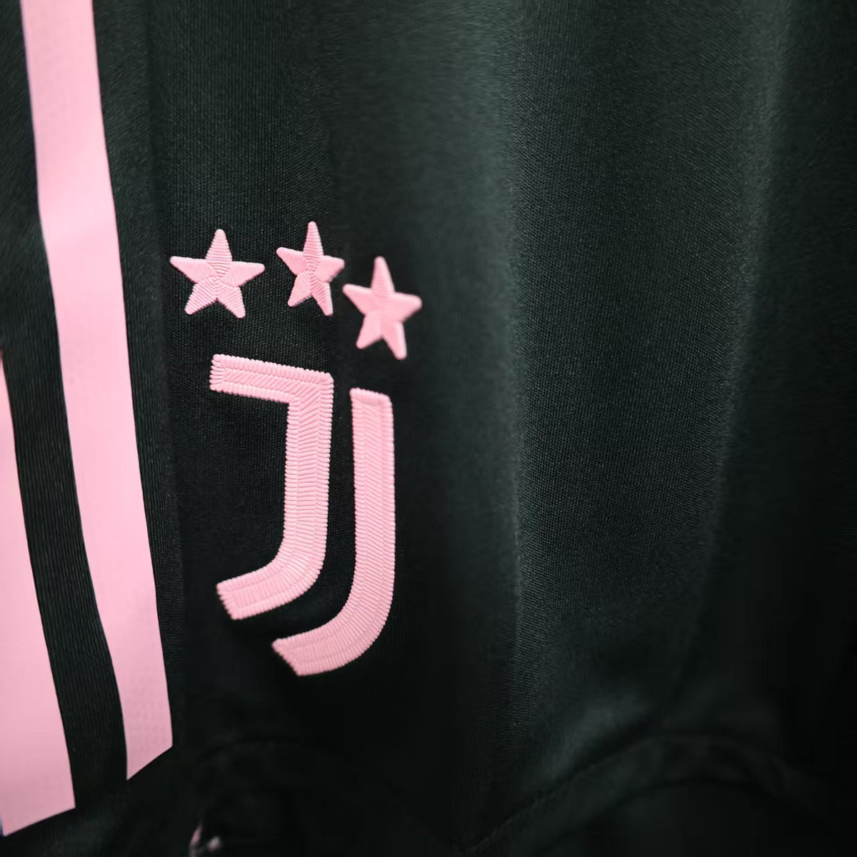 Player Version Juventus Shorts 25/26 Away Football Kit product image 8