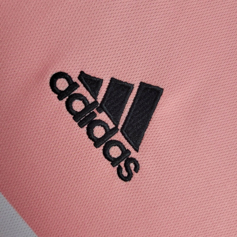 Retro Juventus Away Kit 15/16 Football Jersey product image 4