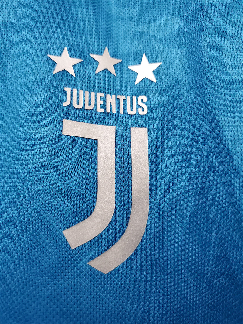 Retro Juventus Third Kit 2019/20 Football Jersey product image 3