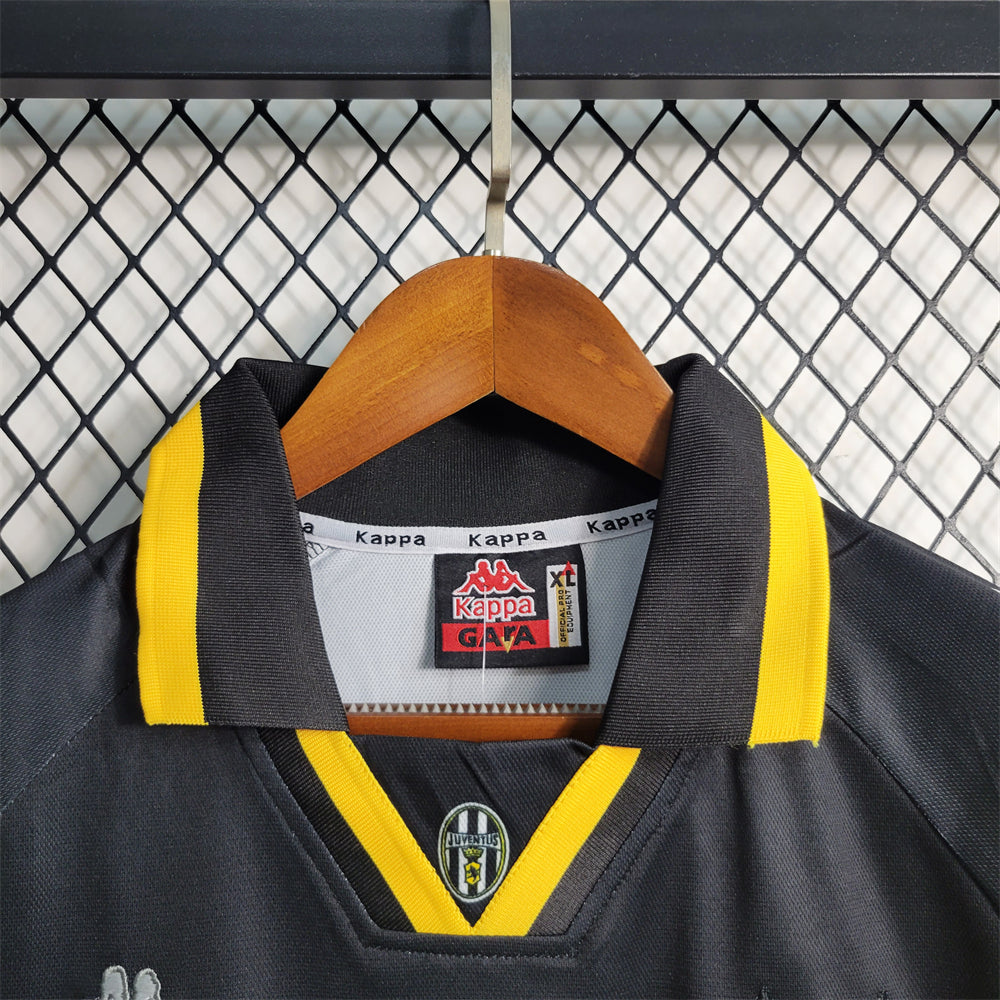 Retro 95-97 Juventus Home Jersey product image 7