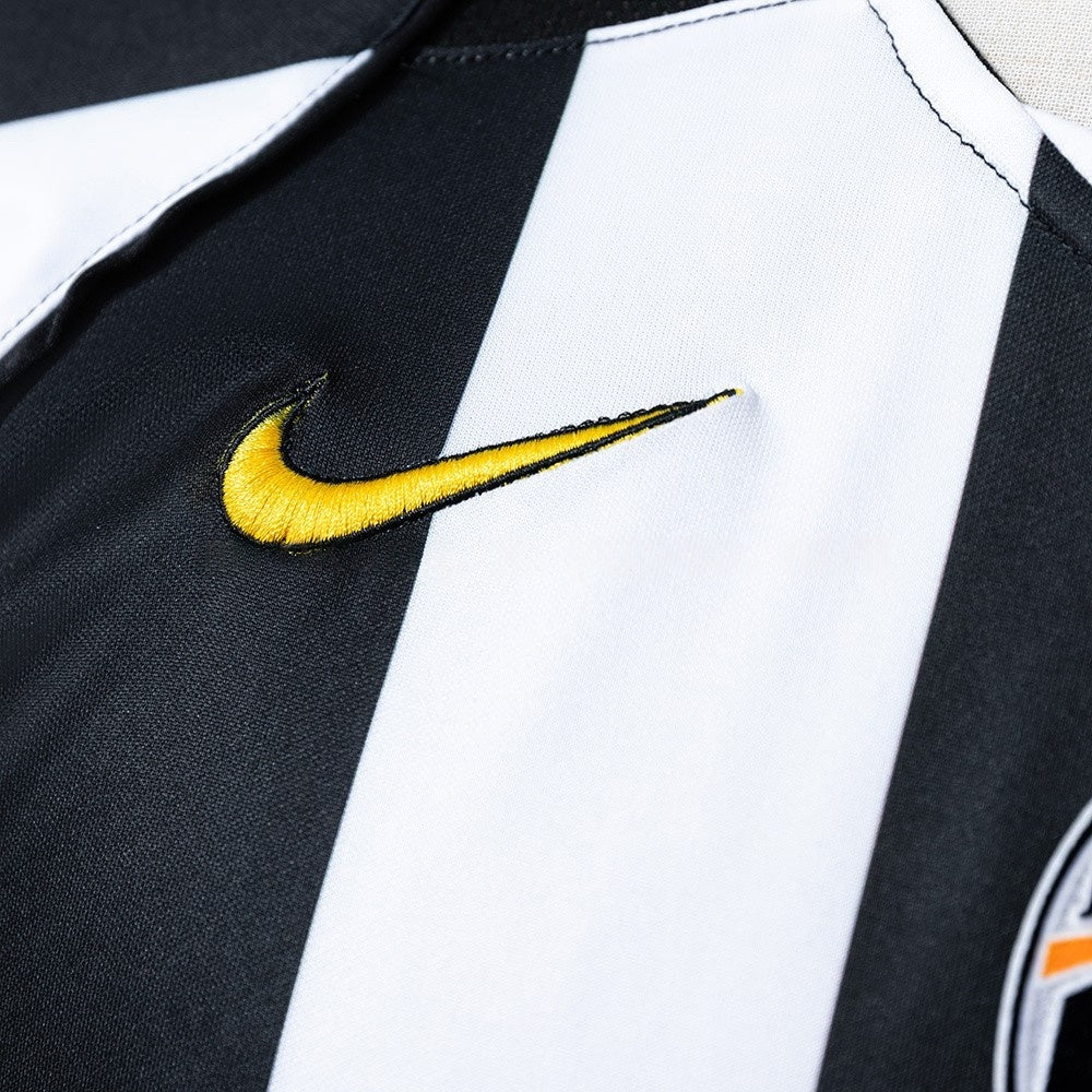 Juventus Jersey 2004-05 Home Retro Football Kit product image 4