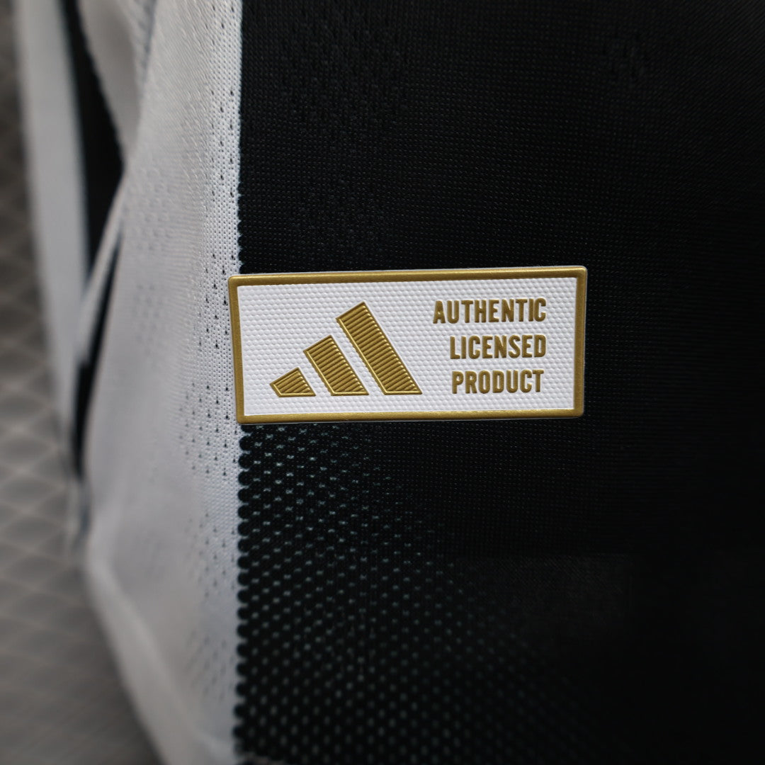 Player Version Juventus Jersey 25/26 Home Football Kit product image 3