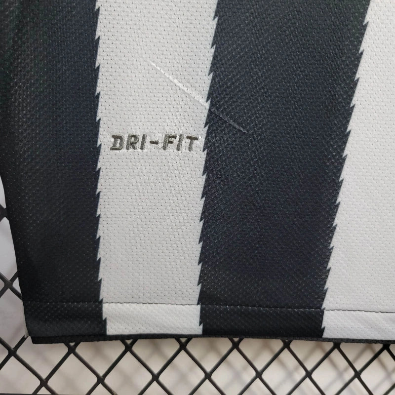 Retro Juventus Jersey Home Kit 2010/11 Football Soccer Shirt product image 3