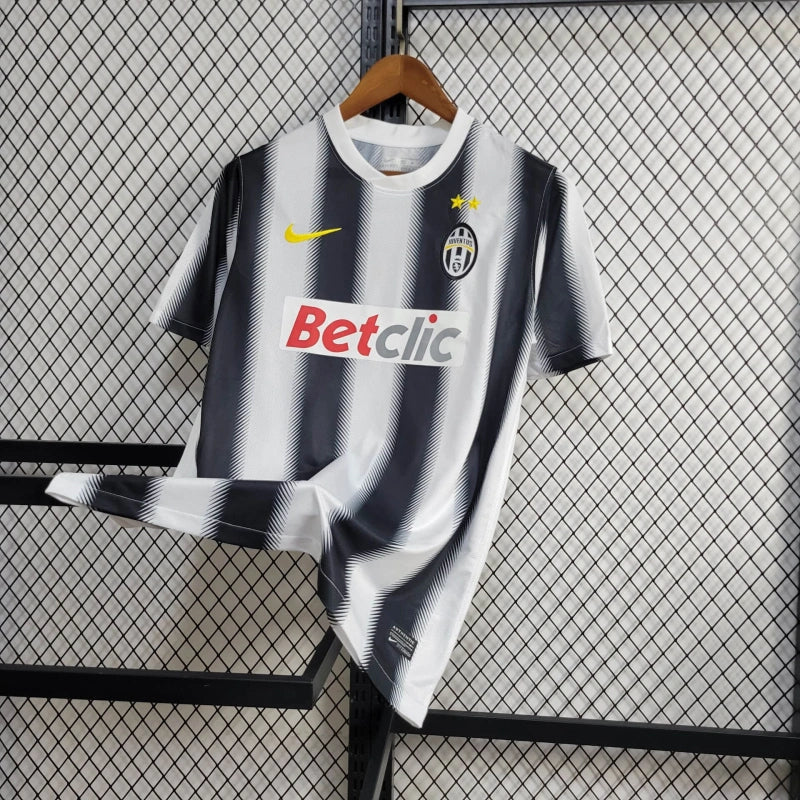 Retro Juventus Home Kit 11/12 Football Jersey product image 6
