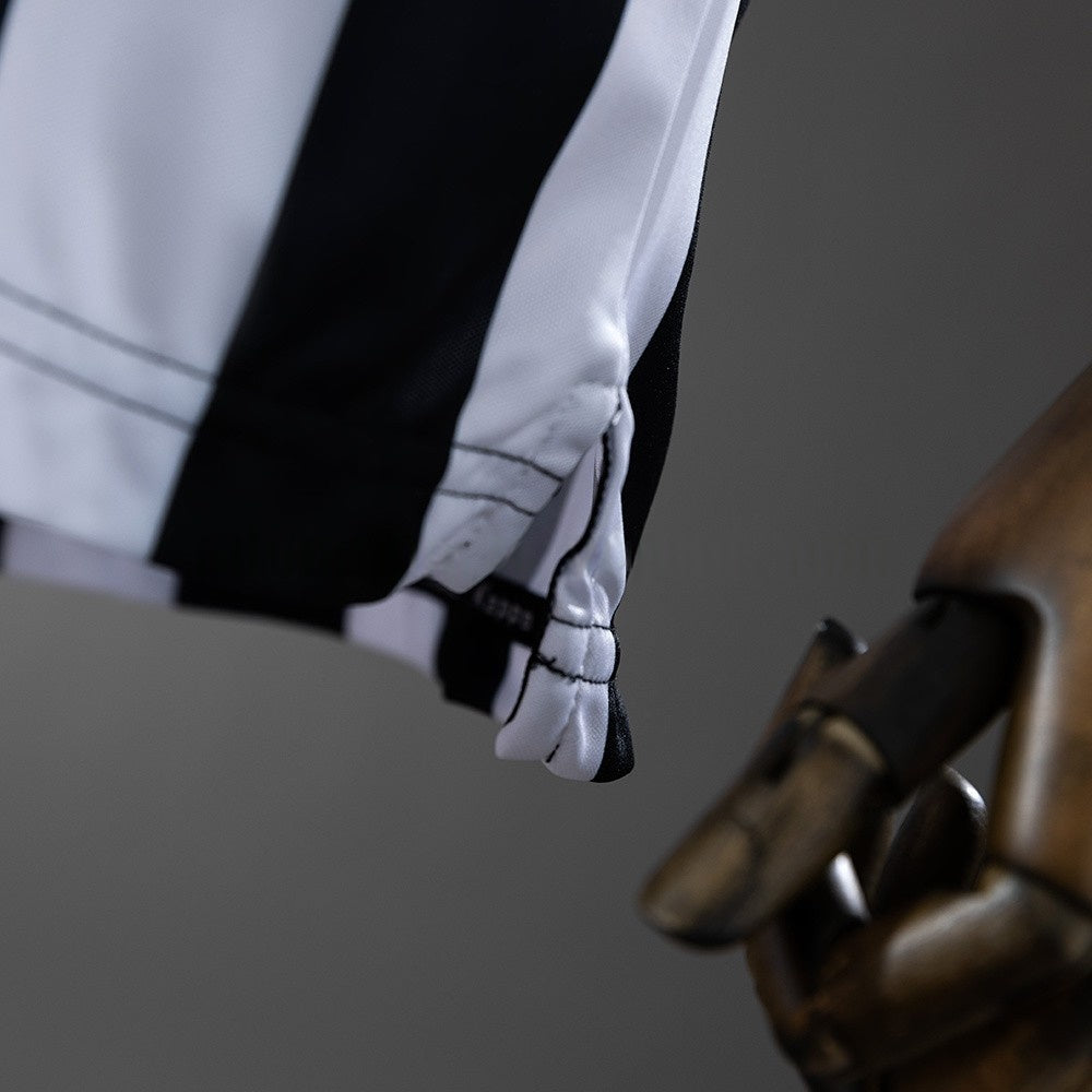 Juventus Jersey 1999-00 Home Retro Football Kit product image 3
