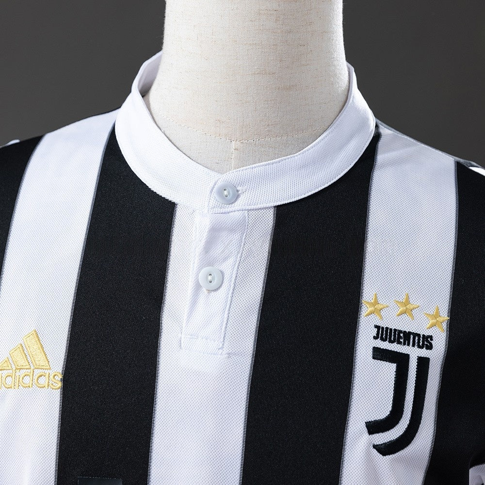 Juventus Jersey 2017/18 Home Retro Football Kit product image 6