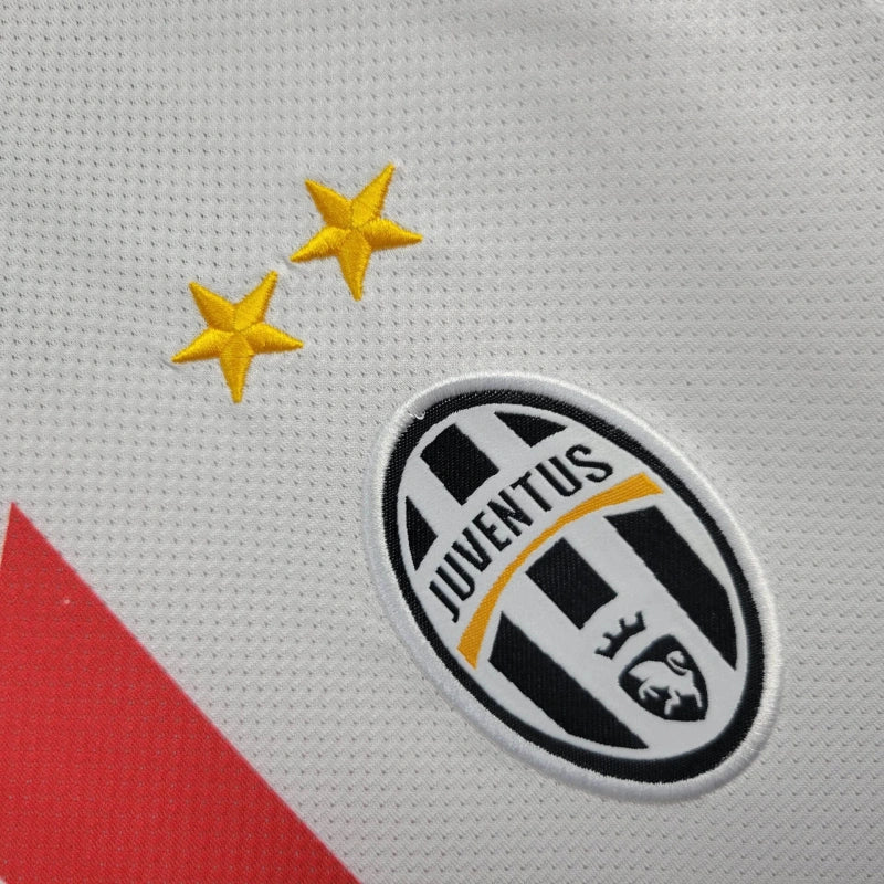 Retro Juventus Jersey Away Kit 2010/11 Football Soccer Shirt product image 6