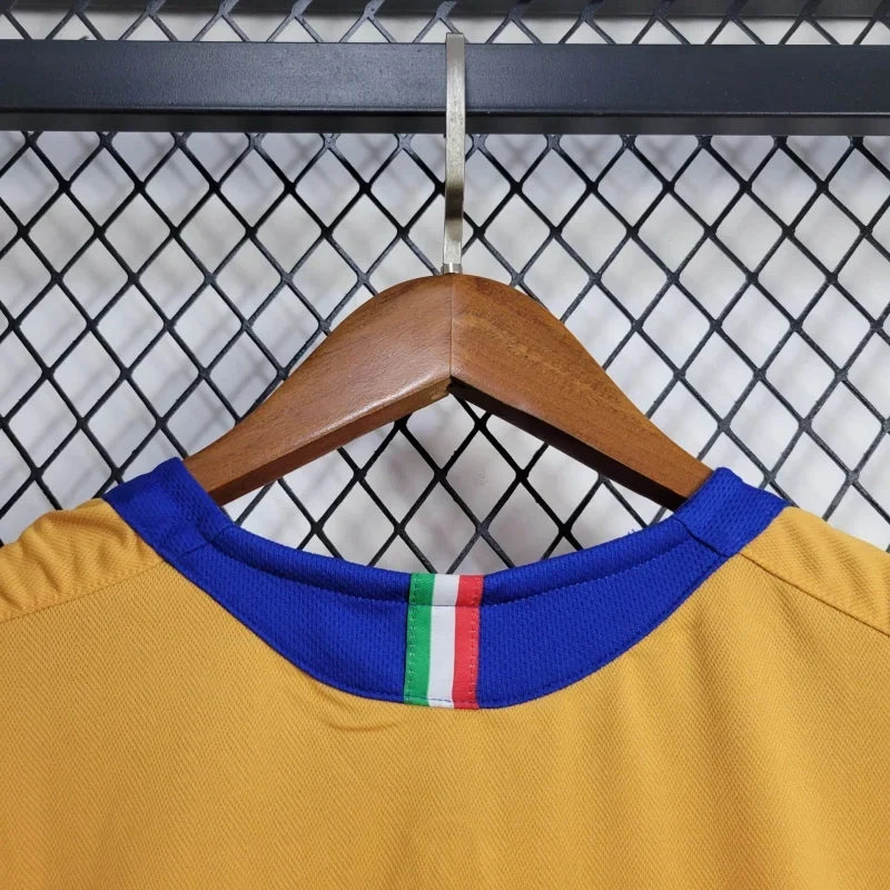 Retro Juventus Jersey Third Kit 2005/06 Football Soccer product image 4