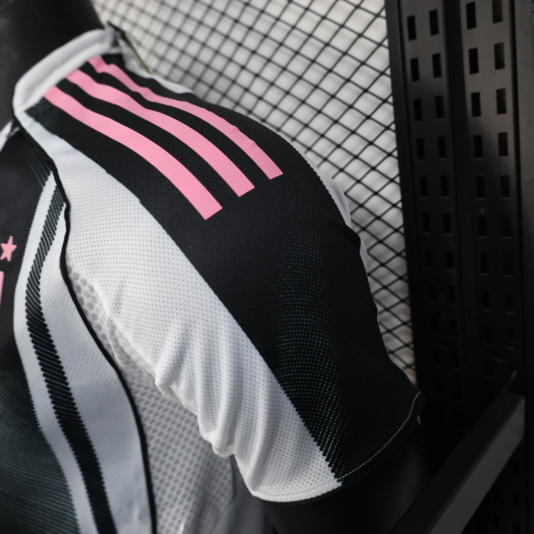 Player Version Juventus Jersey 25/26 Home Football Kit product image 5