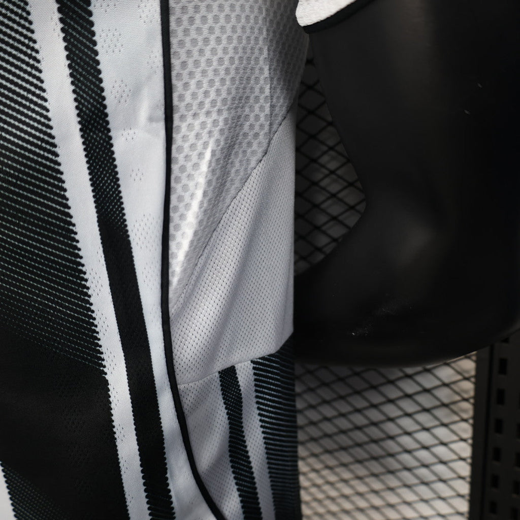 Player Version Juventus Jersey 25/26 Home Football Kit product image 4