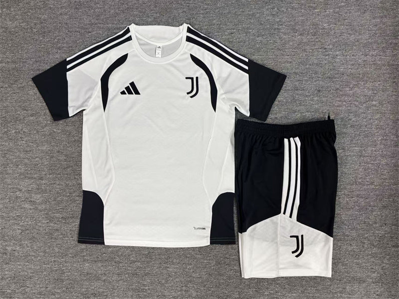 Kids Juventus Training Tracksuits 2026-2027 Football Kit product image 2