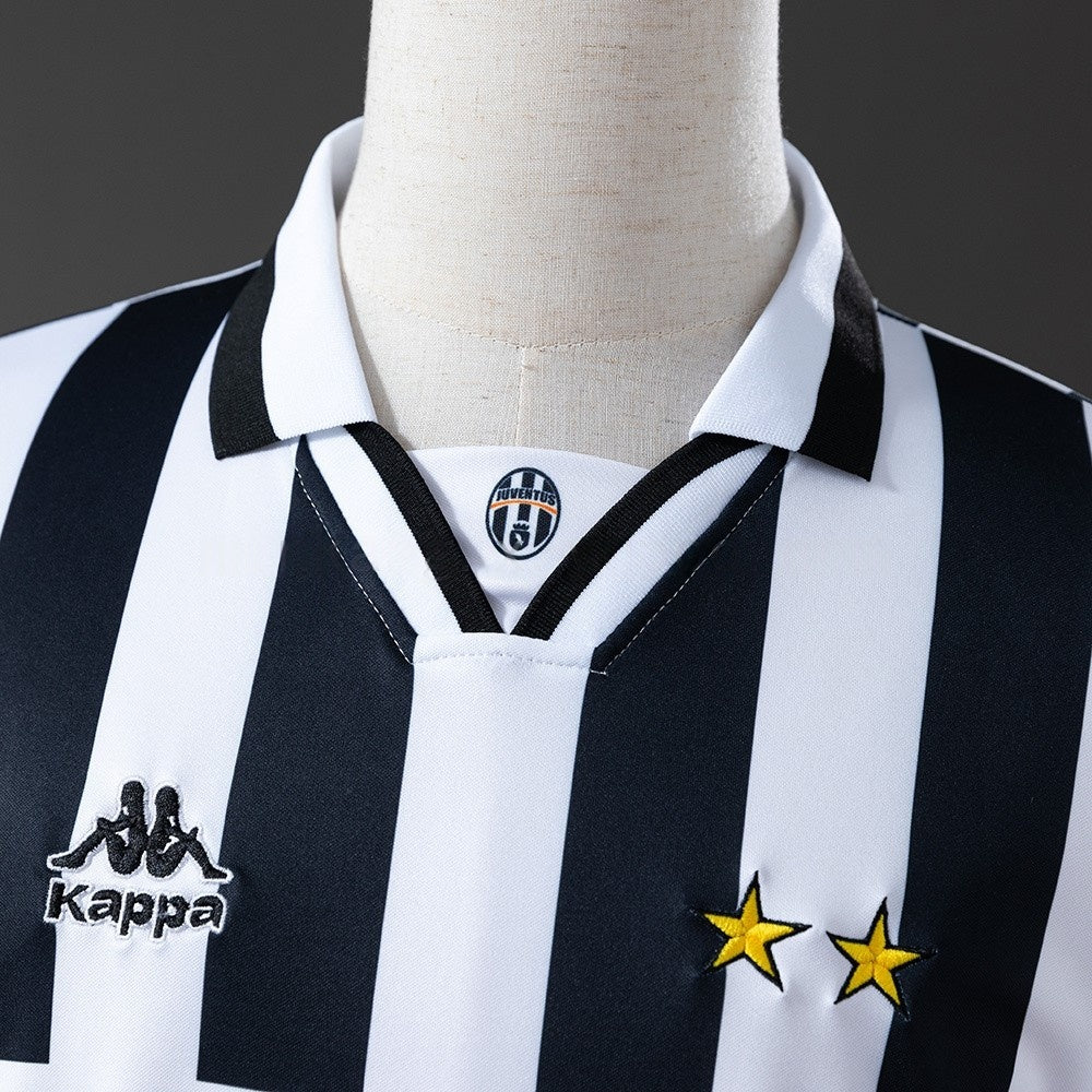 Juventus Jersey 1995-97 Home Retro Football Kit product image 7