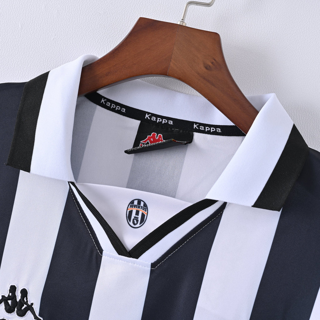 Retro Juventus Jersey 1996-97 Home Football Kit Soccer product image 7