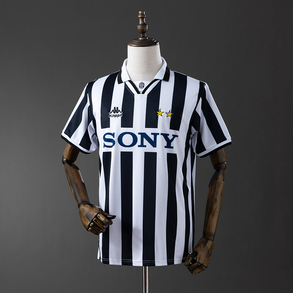 Juventus Jersey 1995-97 Home Retro Football Kit product image 1