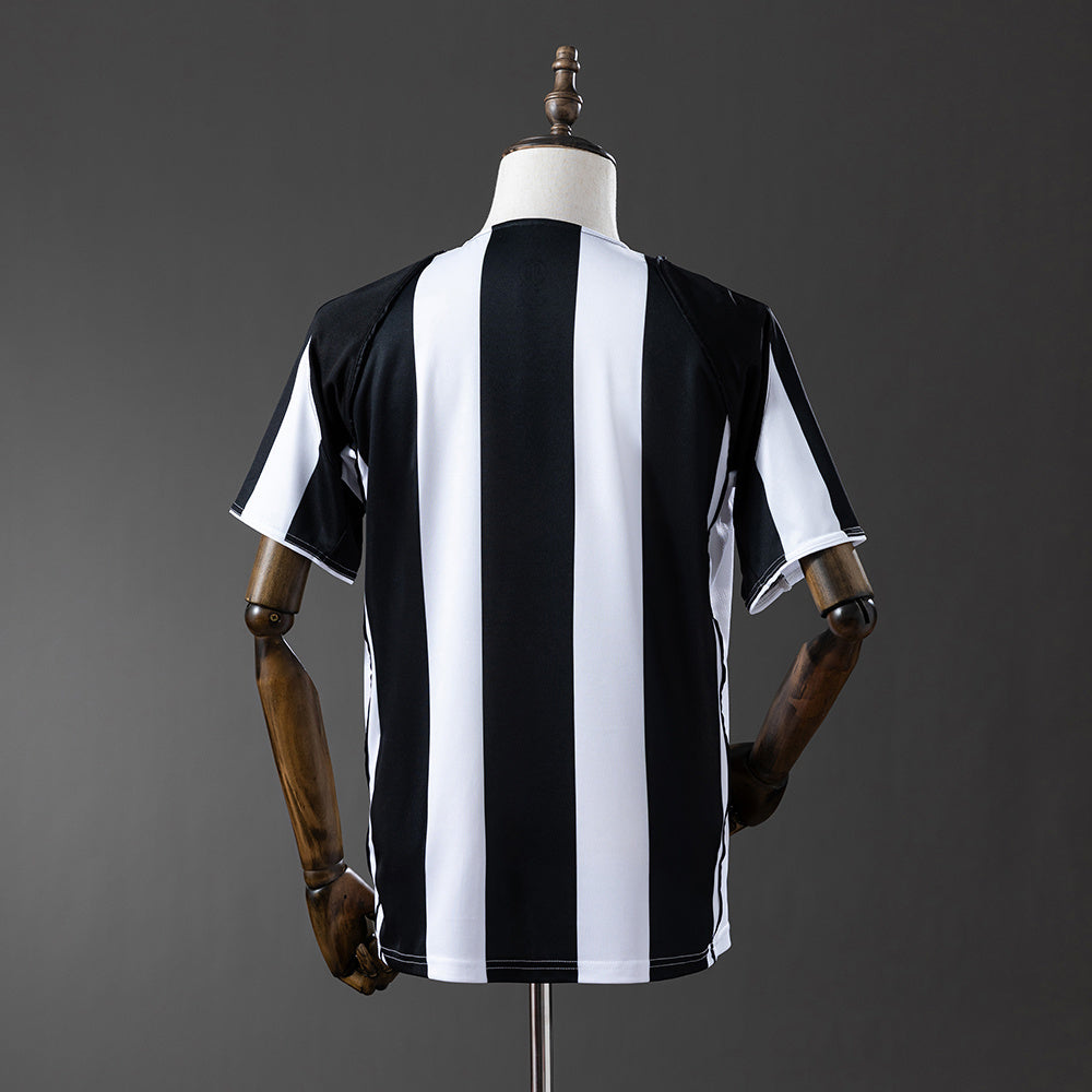 Juventus Jersey 2004-05 Home Retro Football Kit product image 2