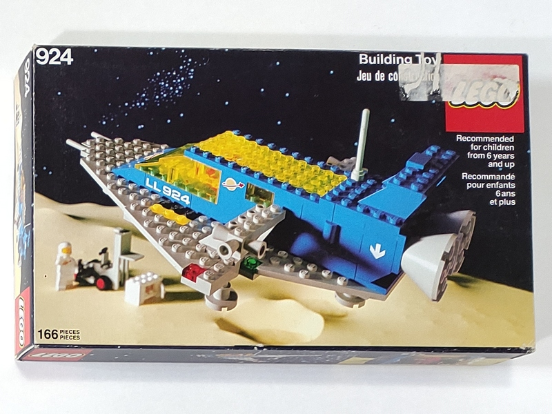 924 Space Cruiser (Retired) LEGO Space product image 1, provided for visual reference and product detail review