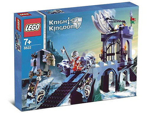8822 Gargoyle Bridge (Retired) LEGO Castle product image 1, provided for visual reference and product detail review
