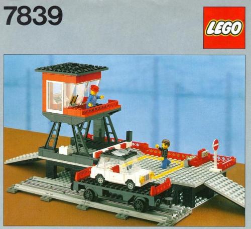 7839 Car Transport Depot (Used) LEGO Trains product image 2, provided for visual reference and product detail review