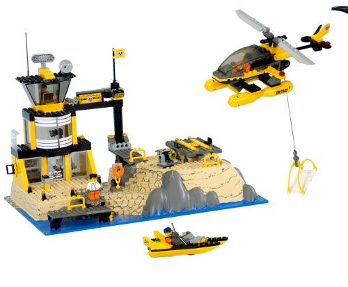 7047 Coast Watch HQ (Used) LEGO Town product image 1, provided for visual reference and product detail review