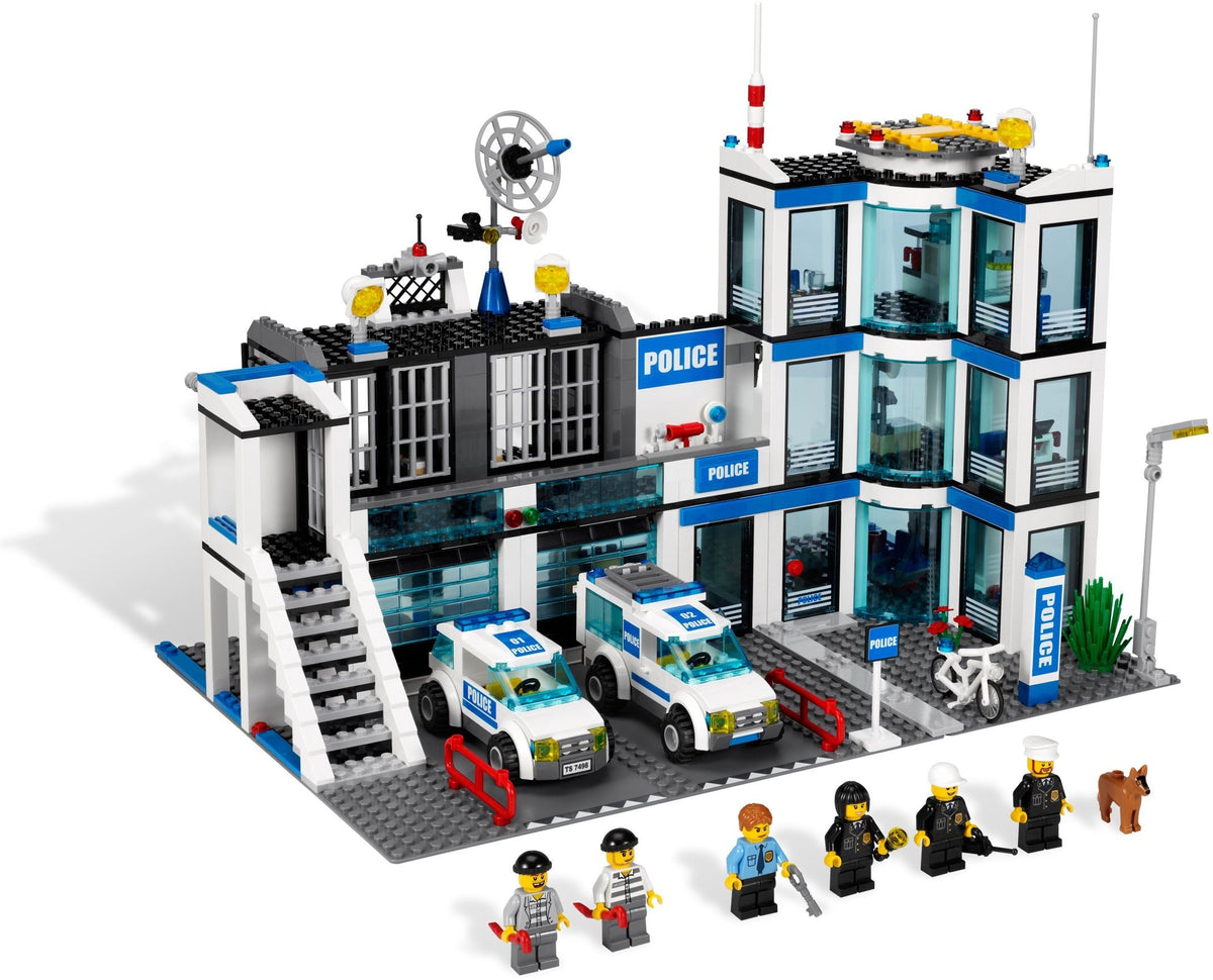 7498 Police Station (Used) LEGO City product image 1, provided for visual reference and product detail review