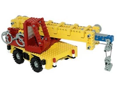 855 Mobile Crane (Used) LEGO TECHNIC product image 1, provided for visual reference and product detail review