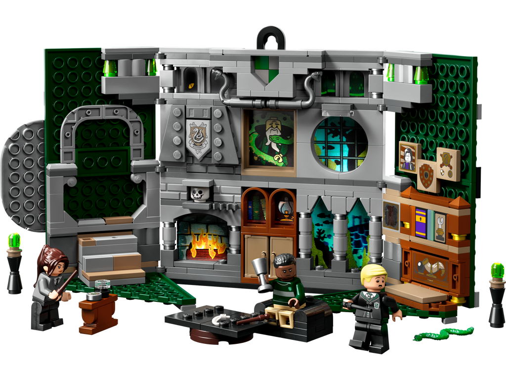 76410 Slytherin House Banner (Used) LEGO Harry Potter product image 1, provided for visual reference and product detail