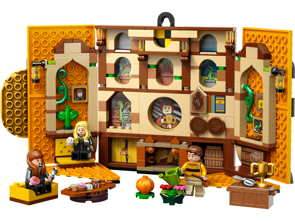 76412 Hufflepuff House Banner (Used) LEGO Harry Potter product image 1, provided for visual reference and product detail