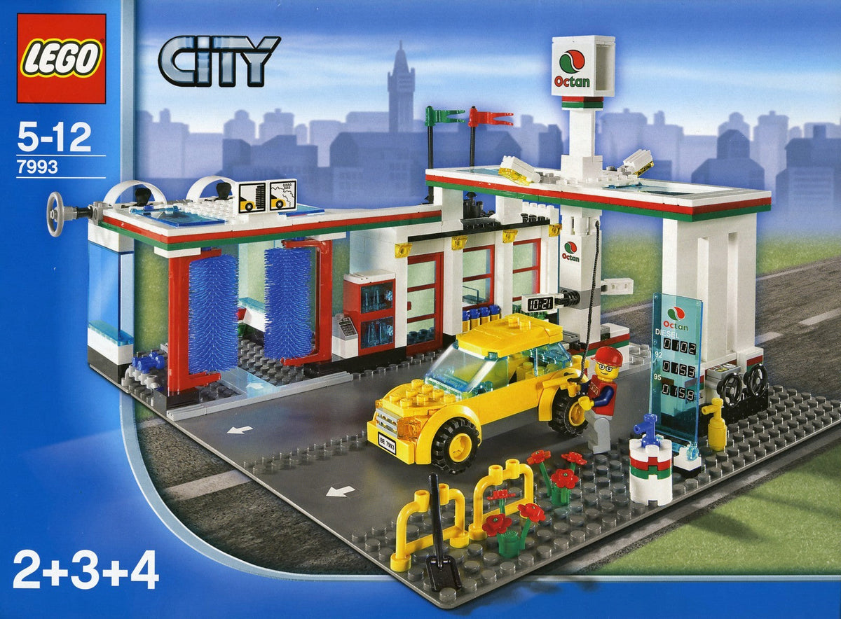 7993 Service Station (Used) LEGO City product image 2, provided for visual reference and product detail review