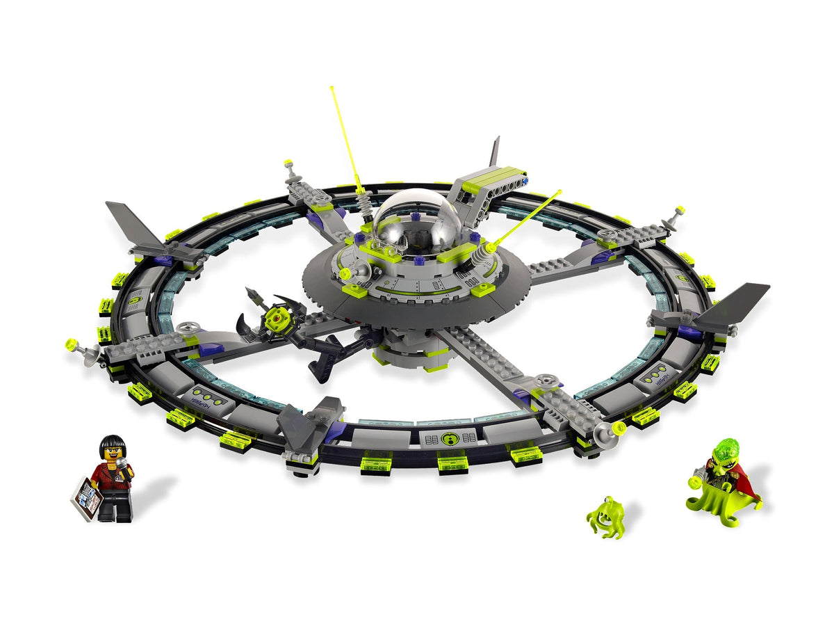 7065 Alien Mothership (Certified) LEGO Space product image 1, provided for visual reference and product detail review