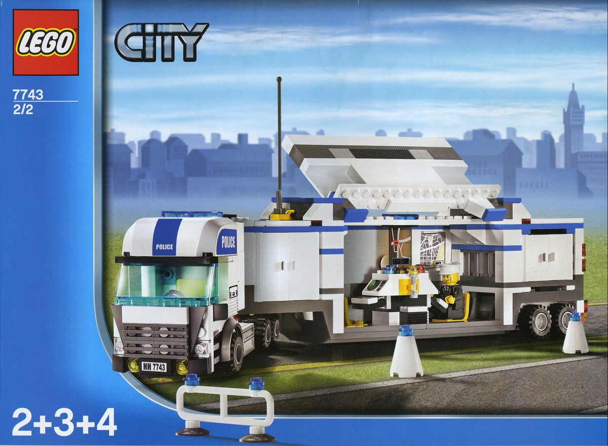 7743 Police Command Center (Certified) LEGO City product image 2, provided for visual reference and product detail review