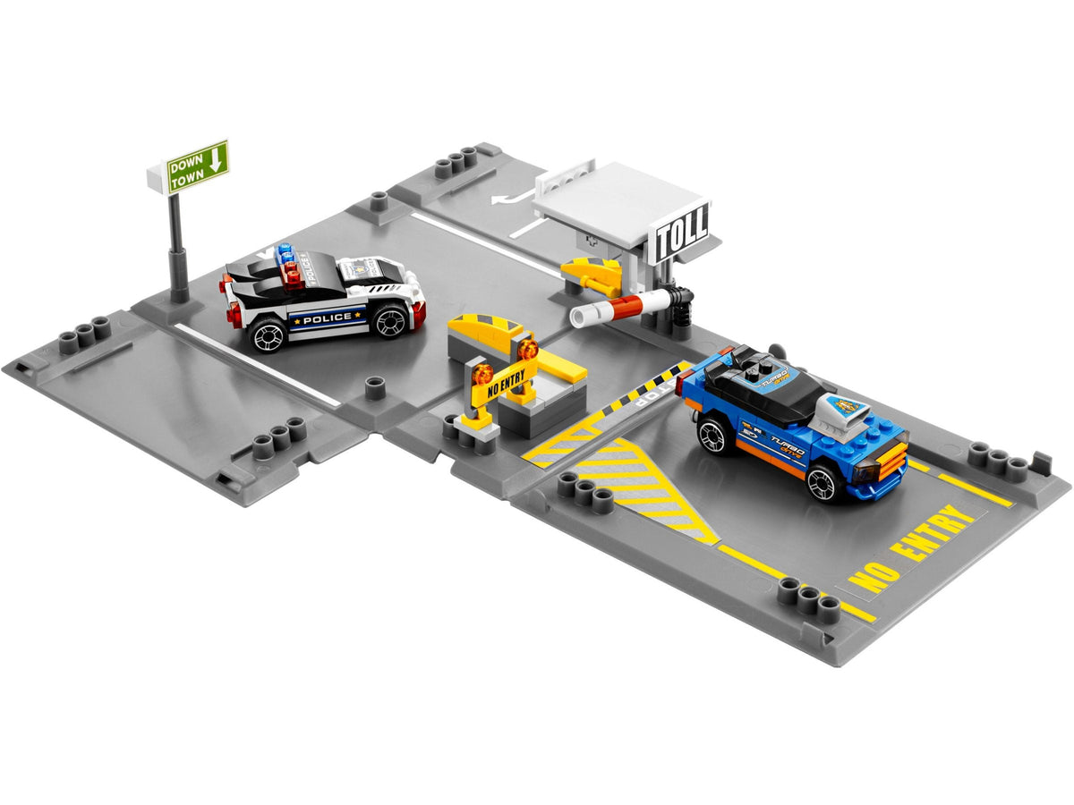 8197 Highway Chaos (Used) LEGO Racers product image 1, provided for visual reference and product detail review
