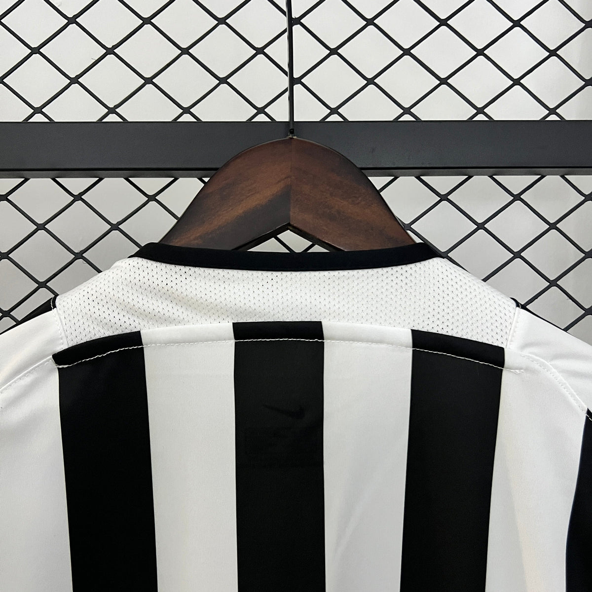 Retro Juventus Jersey 2003-04 Home Football Kit Soccer product image 8