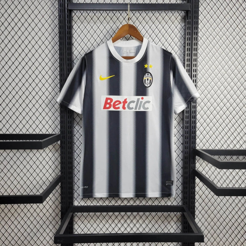 Retro Juventus Home Kit 11/12 Football Jersey product image 1