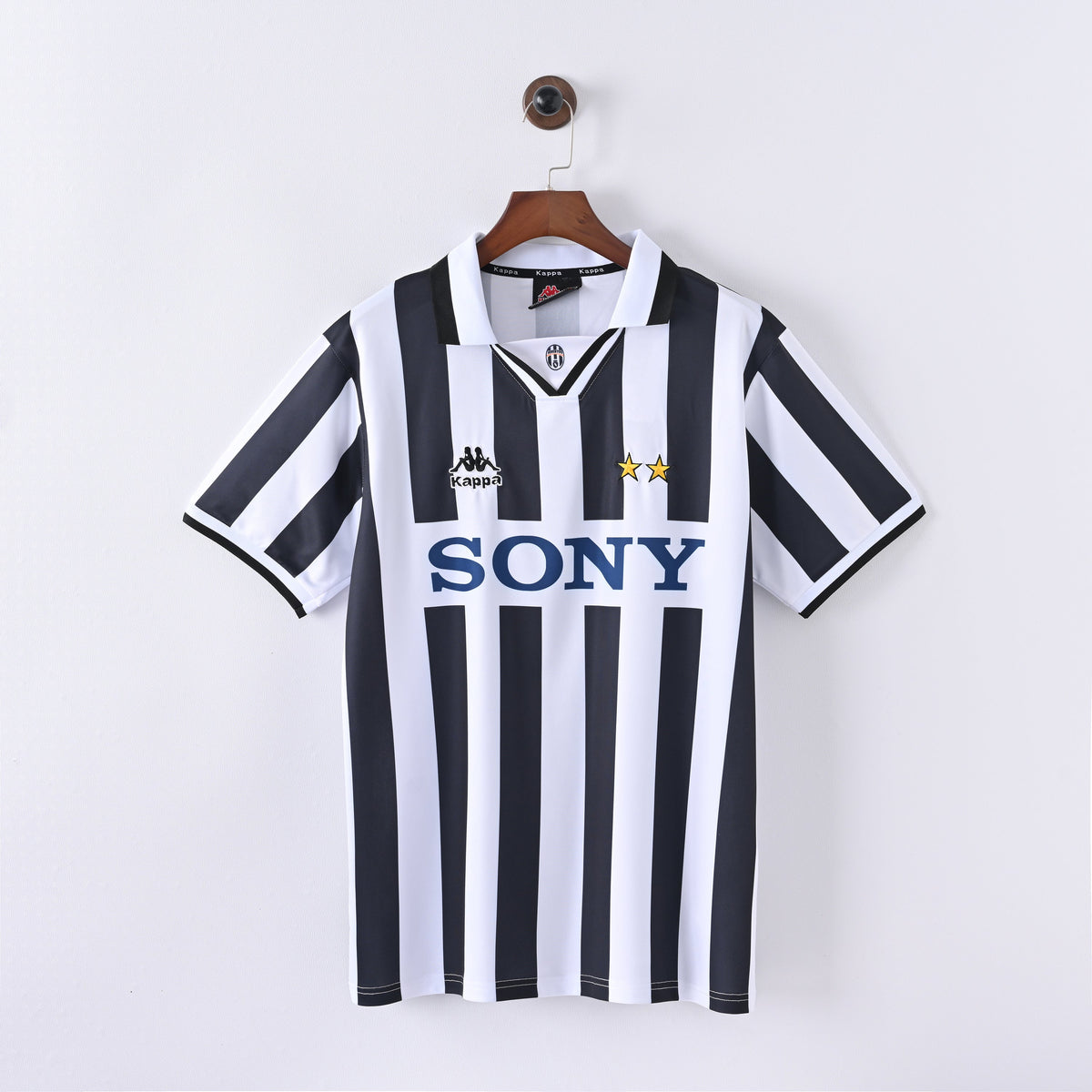 Retro Juventus Jersey 1996-97 Home Football Kit Soccer product image 1