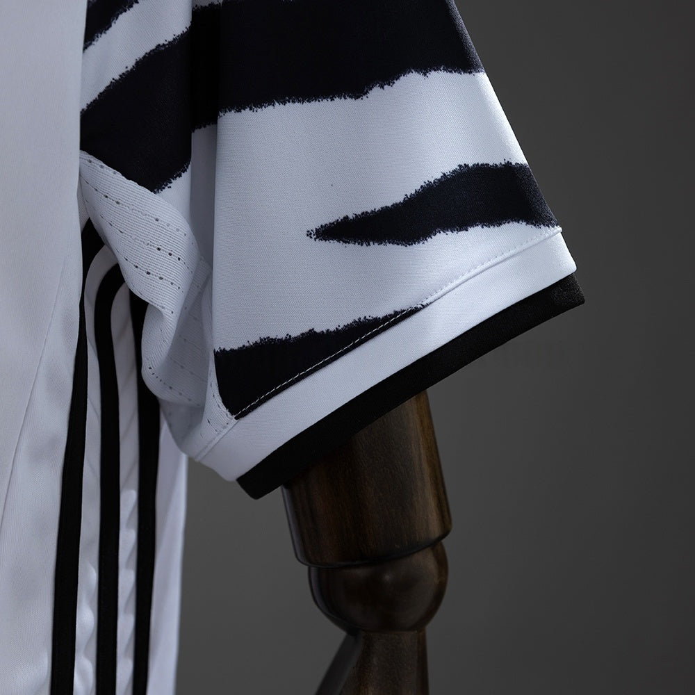 Retro Juventus Third Jersey 2016-2017 Football Kit Soccer product image 2