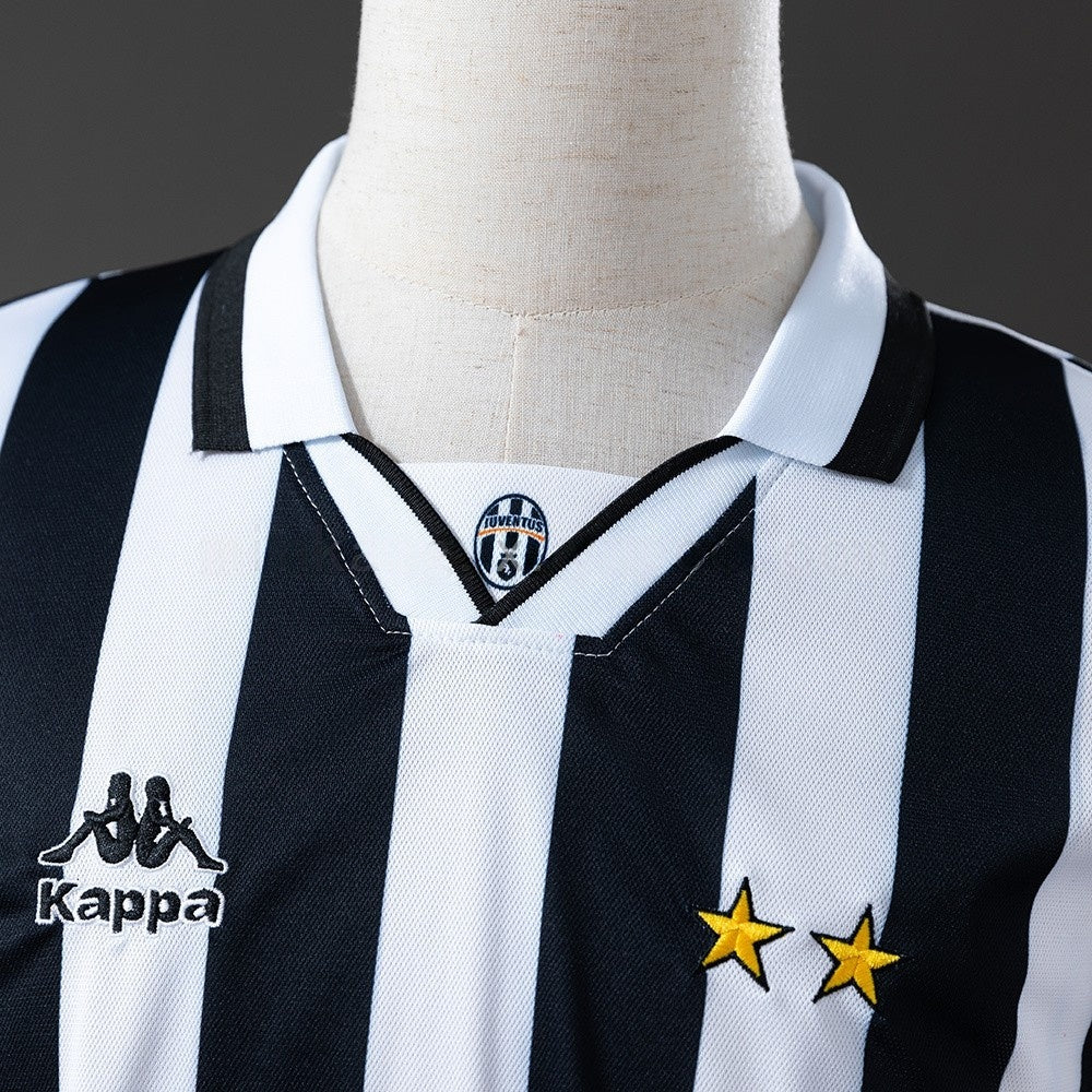 Juventus Jersey 1994-95 Home Retro Football Kit product image 7