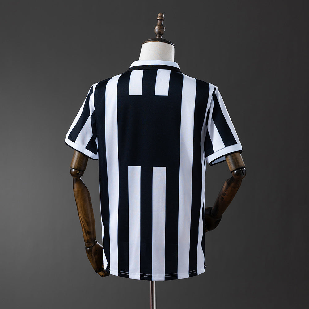 Juventus Jersey 1994-95 Home Retro Football Kit product image 2
