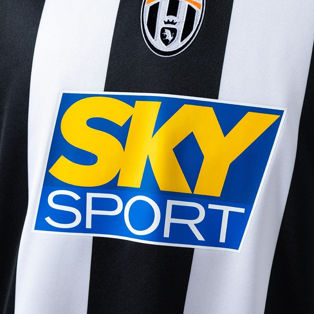 Juventus Jersey 2004-05 Home Retro Football Kit product image 7