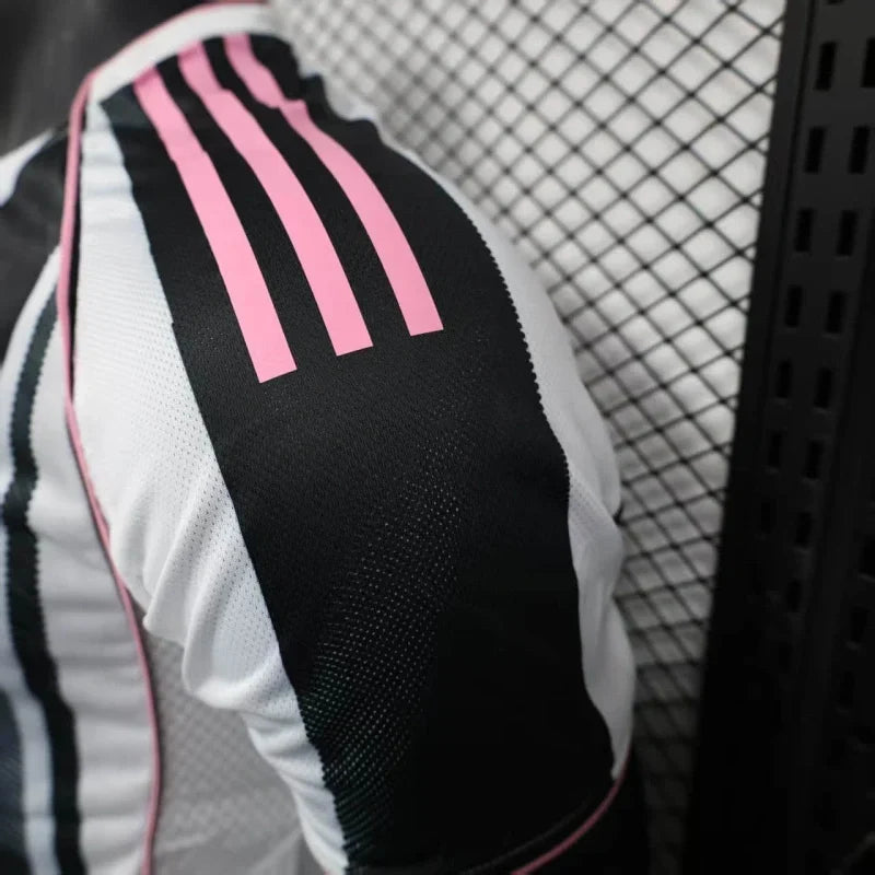 Player Version Juventus Jersey 25/26 Home Football Kit product image 2