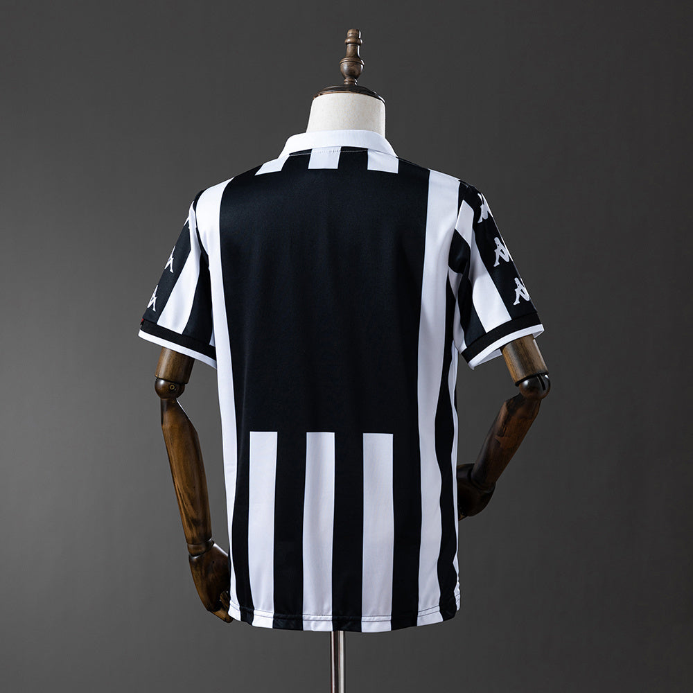 Juventus Jersey 1999-00 Home Retro Football Kit product image 2