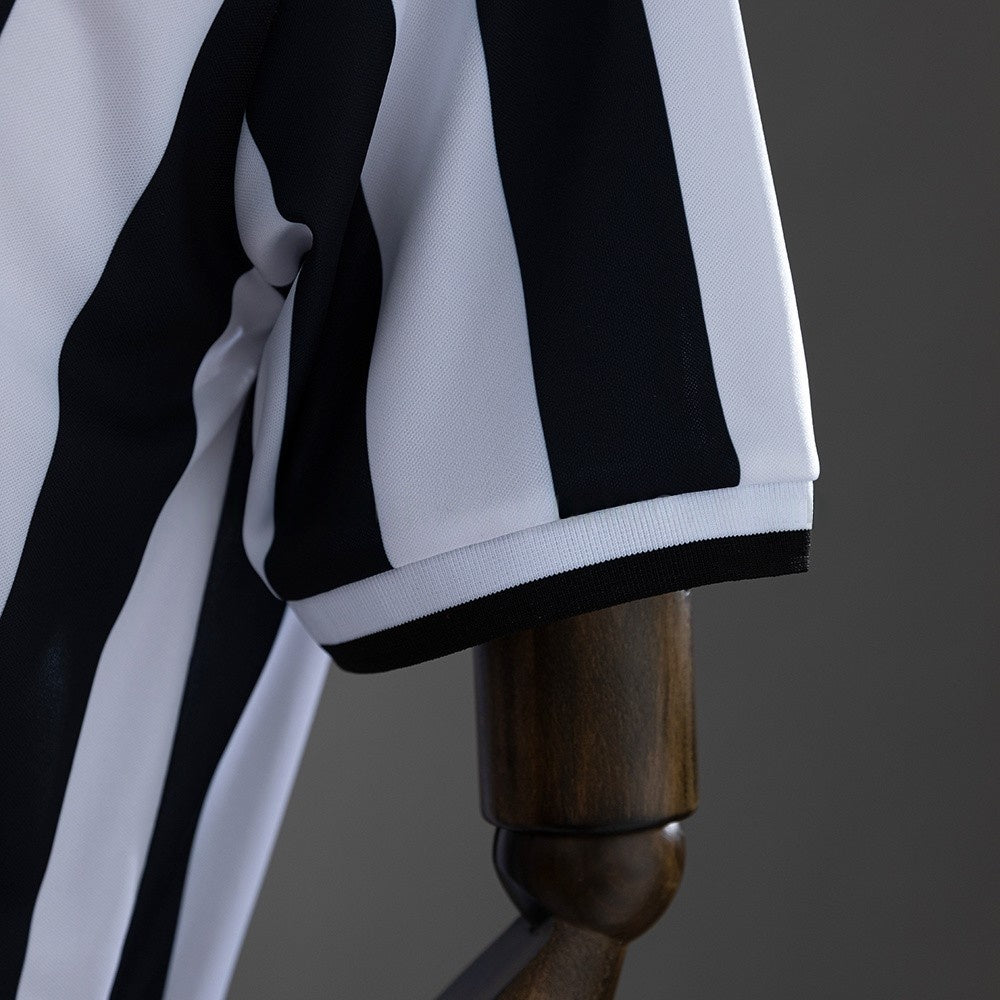 Juventus Jersey 1995-97 Home Retro Football Kit product image 3