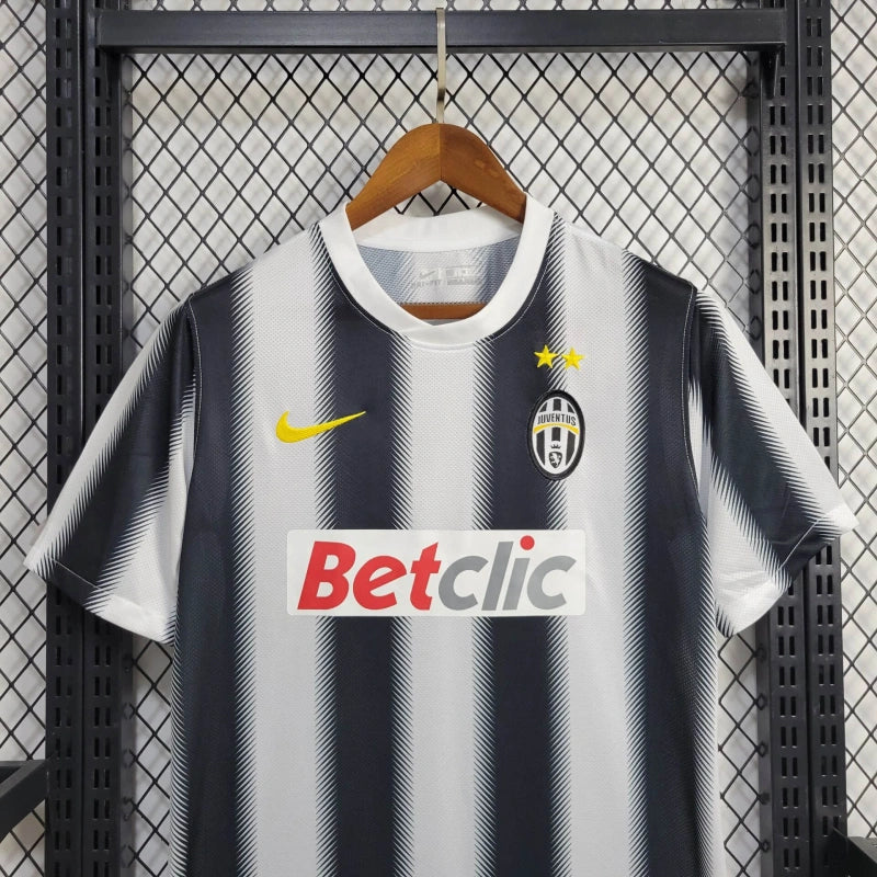 Retro Juventus Home Kit 11/12 Football Jersey product image 5