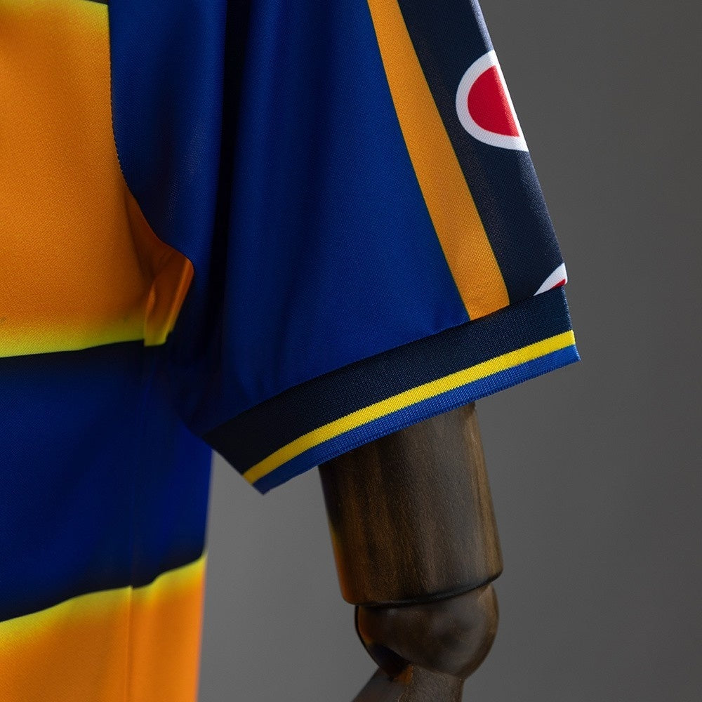 Parma Jersey 2001-02 Home Retro Football Kit product image 3