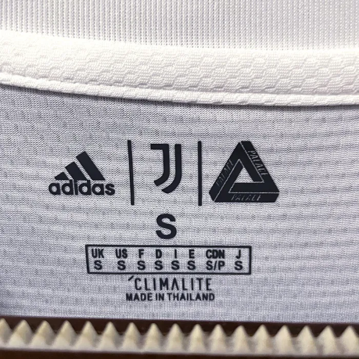 Juventus Home Kit 20/21 Retro Football Jersey product image 7