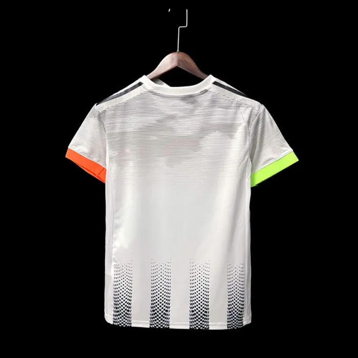 Juventus Home Kit 20/21 Retro Football Jersey product image 8