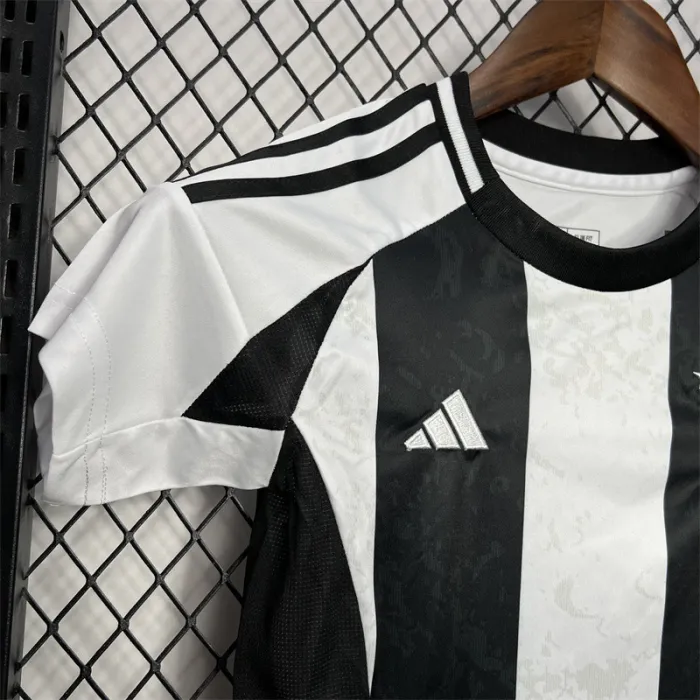 Kids Juventus Home Jersey 24/25 Football Kit product image 3