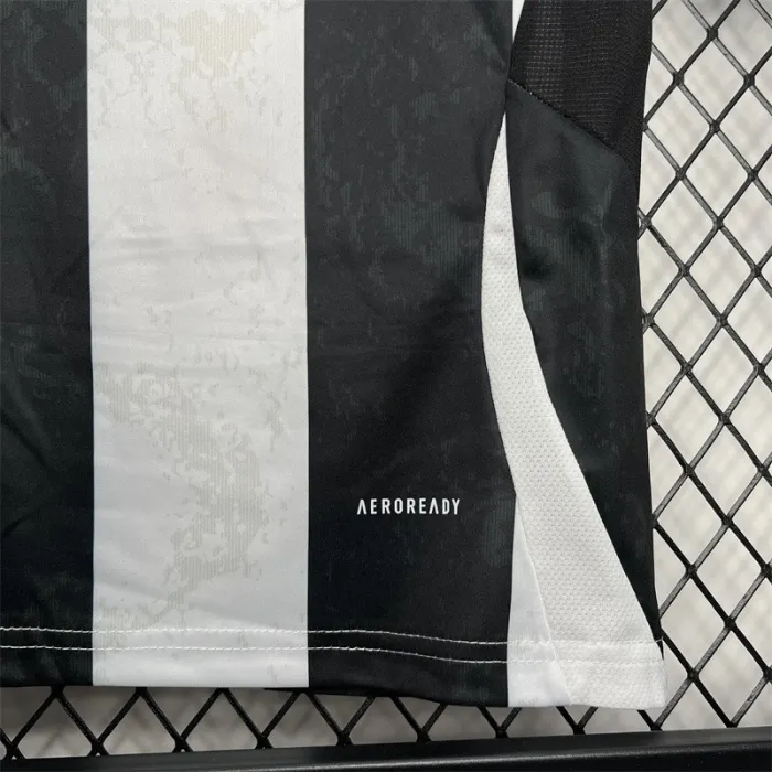 Kids Juventus Home Jersey 24/25 Football Kit product image 4